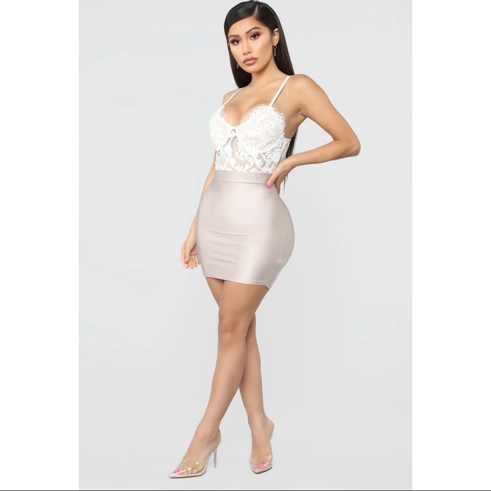 ๐ค FASHION NOVA | Sexy White Bodysuit - Picture 4 of 16